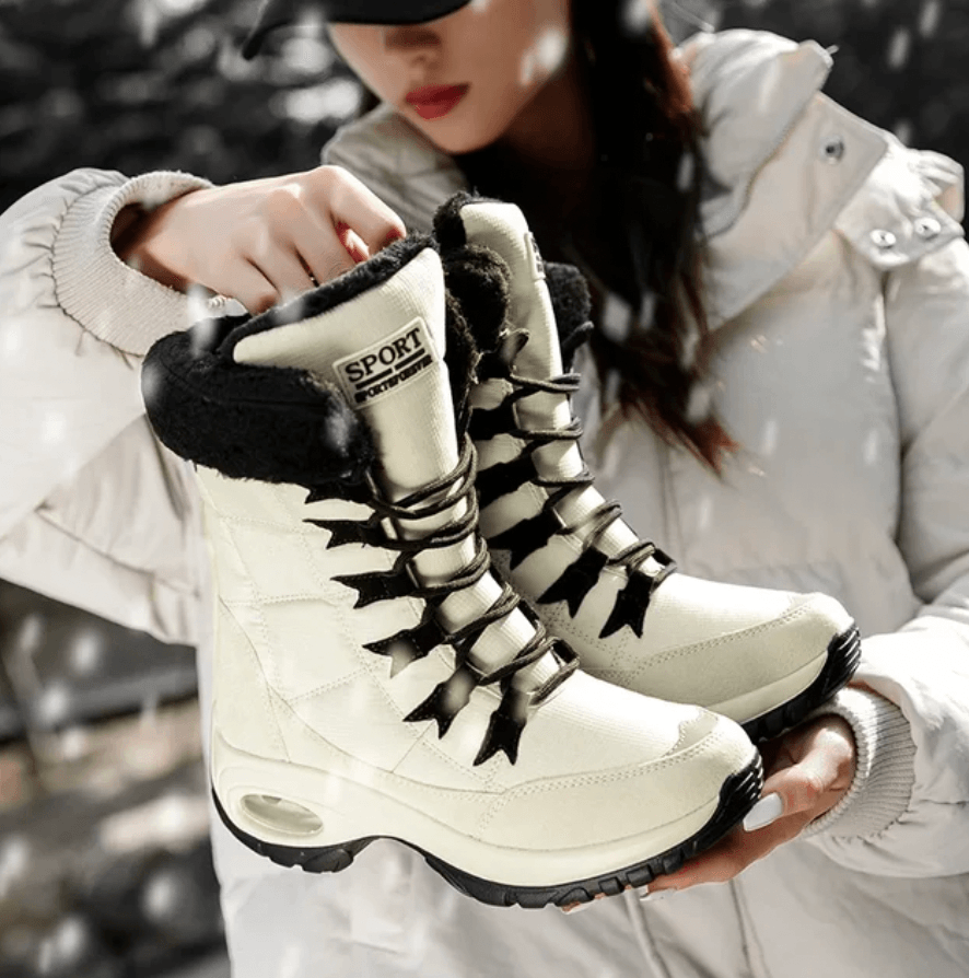 Sniego-batai-moterims-balti