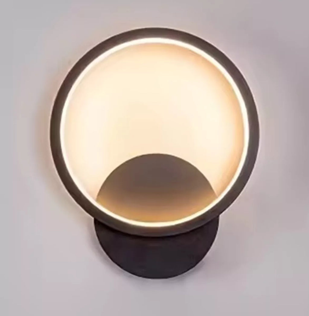 LED sieninis šviestuvas